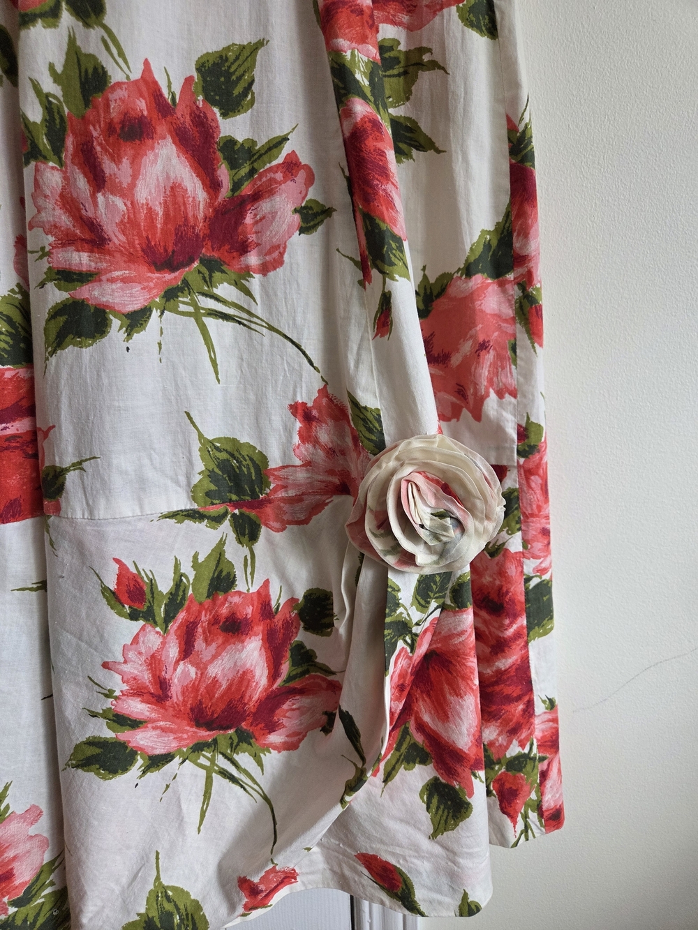 Beautiful Vintage 50s Rose Print Dress | Romantic Floral Cotton Medium - Picture 3 of 5